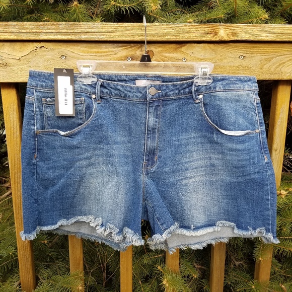 2SABLE Pants - 2SABLE CASUAL DISTRESSED CUT OFF SHORTS NWT